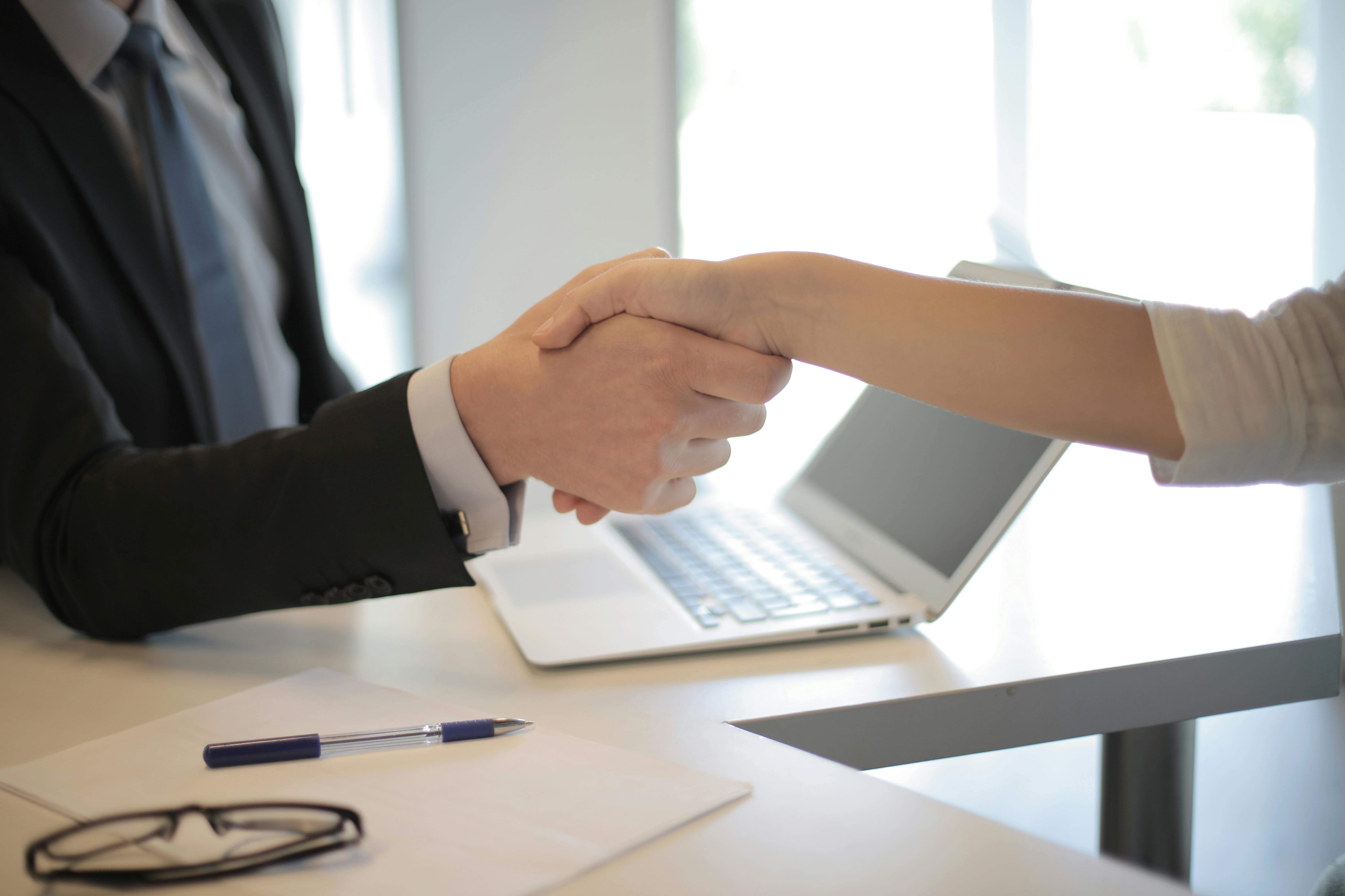 Empresa especializada em desenvolvimento de sistemas personalizados e automações empresariais